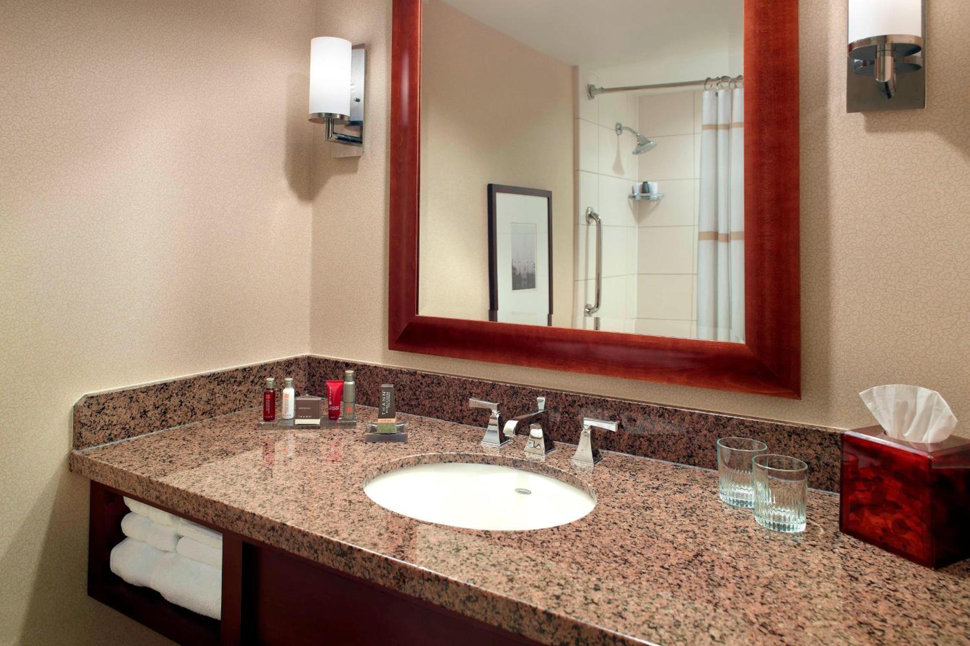 New Orleans Marriott Metairie At Lakeway Zewnętrze zdjęcie